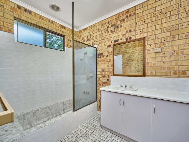 1 and 2/97A Jensen Street, Whitfield QLD 4870