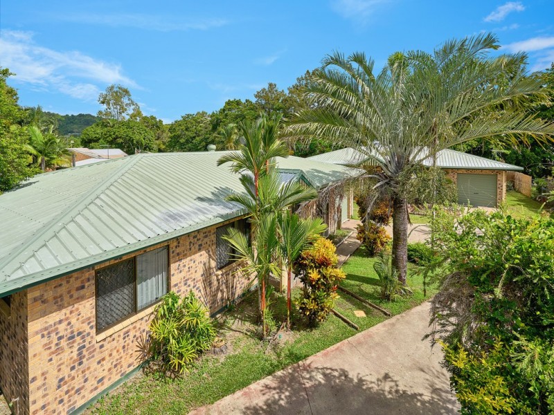 1 and 2/97A Jensen Street, Whitfield QLD 4870