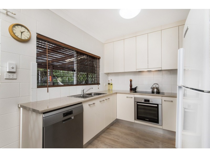 32 Leeuwin Crescent, Bentley Park QLD 4869