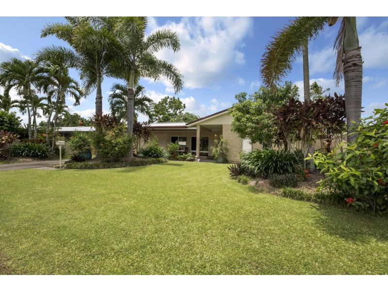 32 Leeuwin Crescent, Bentley Park QLD 4869