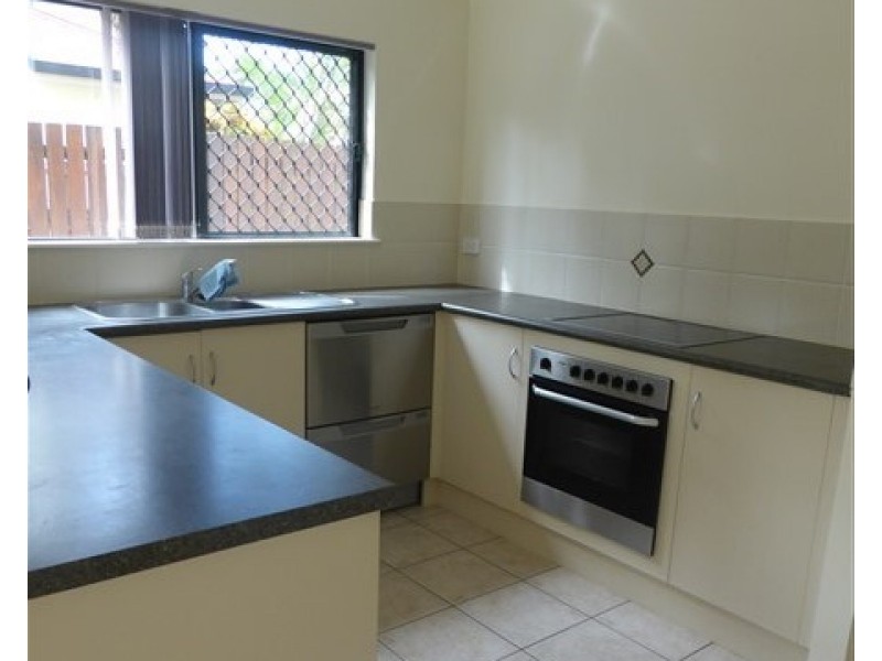 2/185 Kamerunga Road, Freshwater QLD 4870