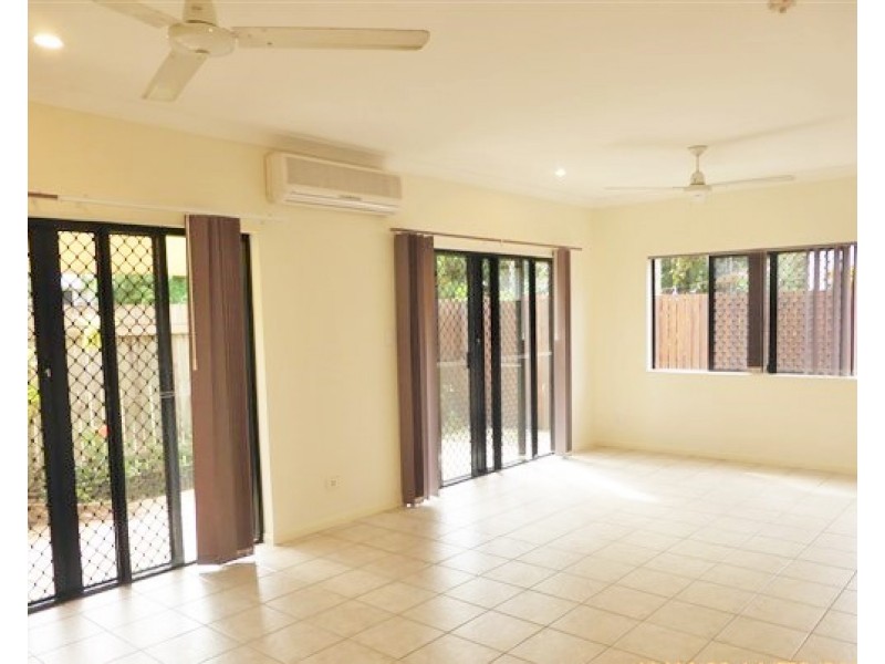 2/185 Kamerunga Road, Freshwater QLD 4870