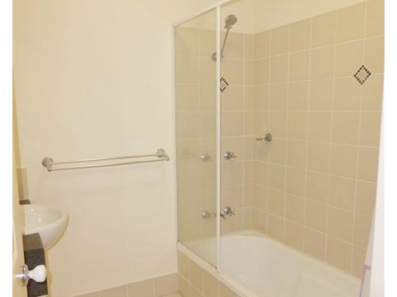 2/185 Kamerunga Road, Freshwater QLD 4870