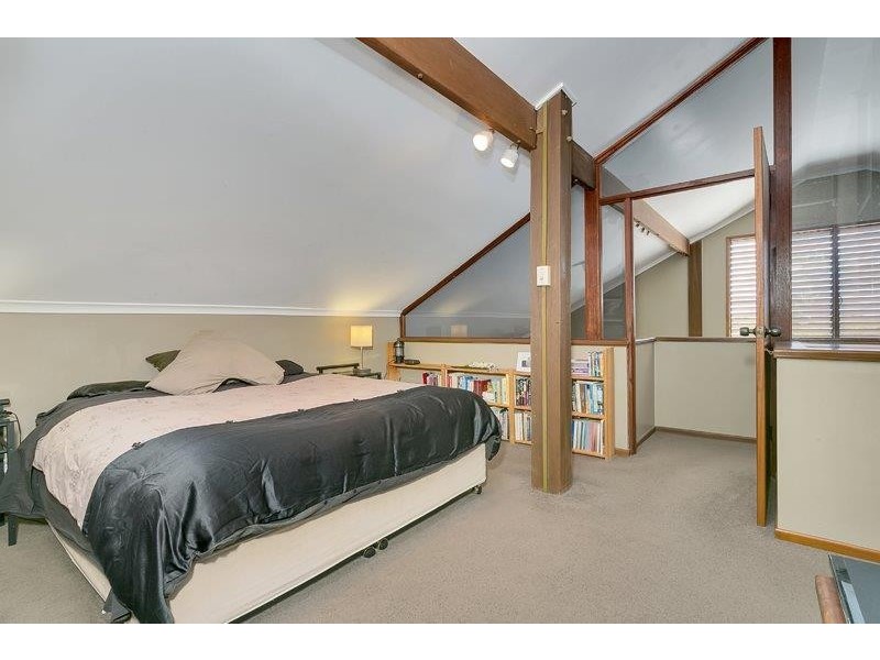 3 Nero Close, Mooroobool QLD 4870