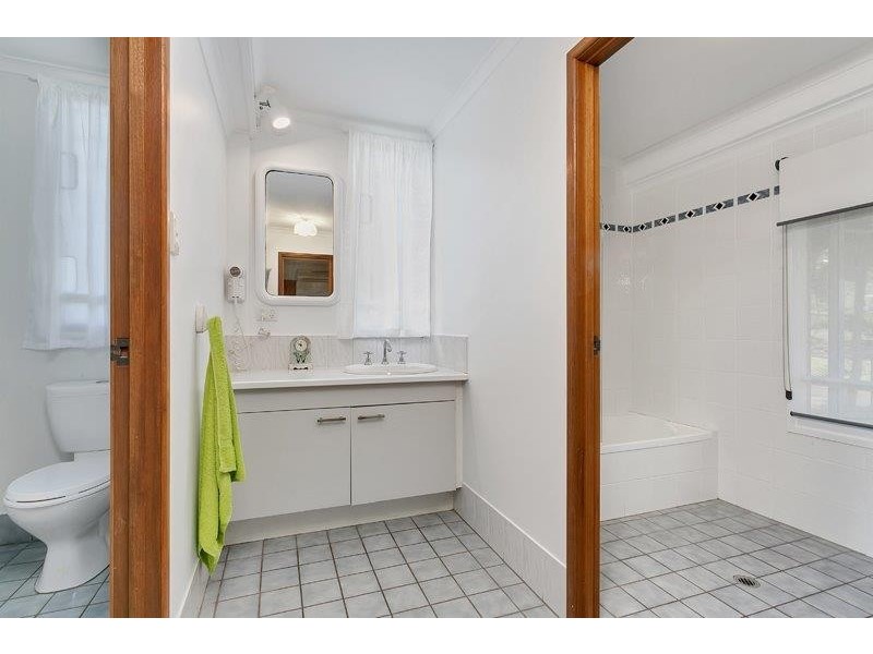 3 Nero Close, Mooroobool QLD 4870