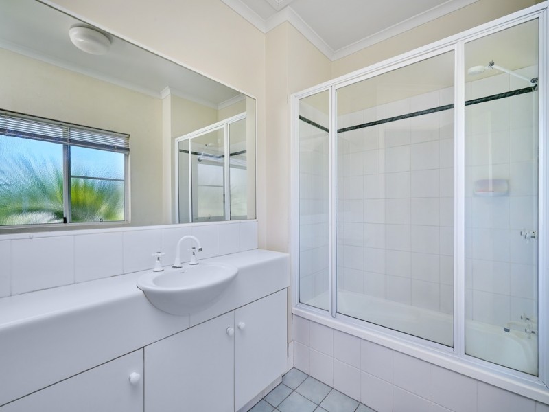 33/5-15 McGregor Street, Mooroobool QLD 4870