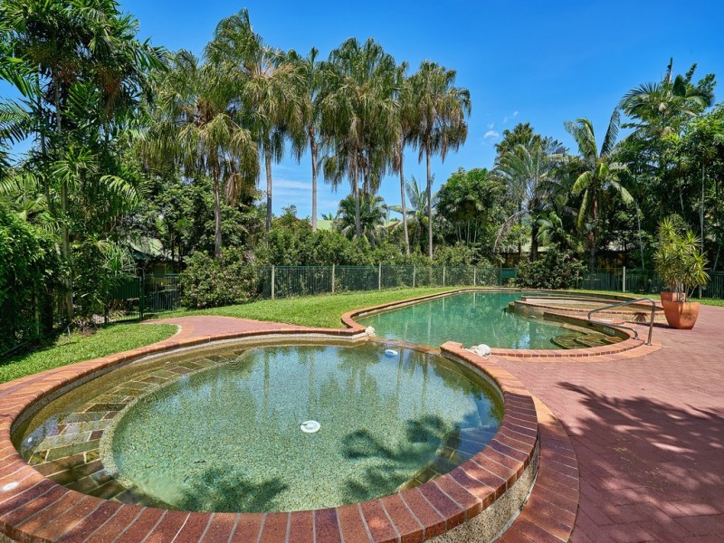 33/5-15 McGregor Street, Mooroobool QLD 4870