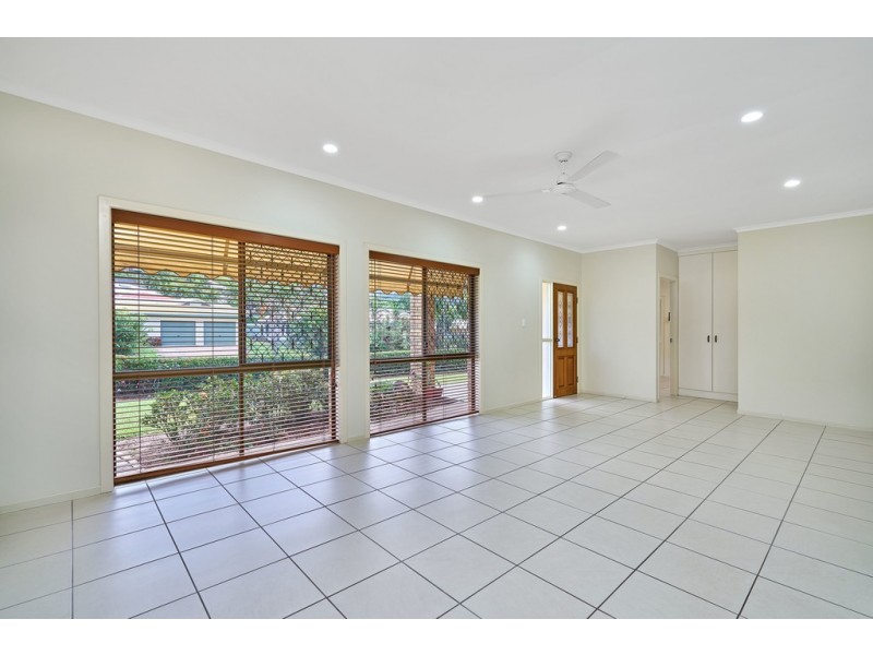 17 Sandpiper Court, Bayview Heights QLD 4868