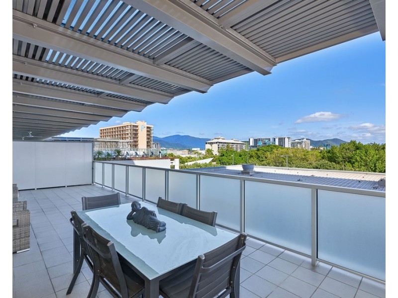 8/1 Marlin Parade, Cairns City QLD 4870