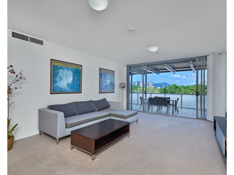 8/1 Marlin Parade, Cairns City QLD 4870