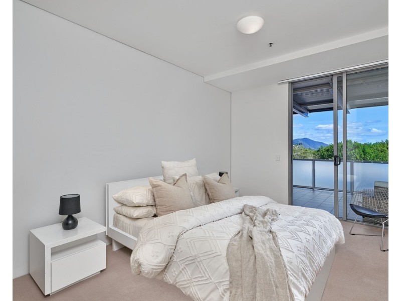 8/1 Marlin Parade, Cairns City QLD 4870