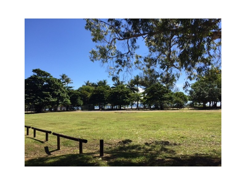10 Sandpiper Street, East Trinity QLD 4871