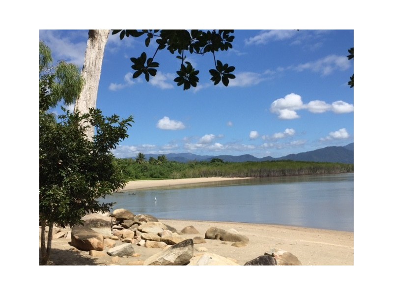 10 Sandpiper Street, East Trinity QLD 4871