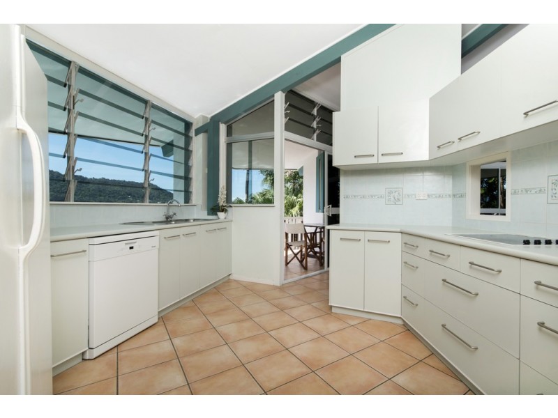 3 Aldinga Close, Whitfield QLD 4870