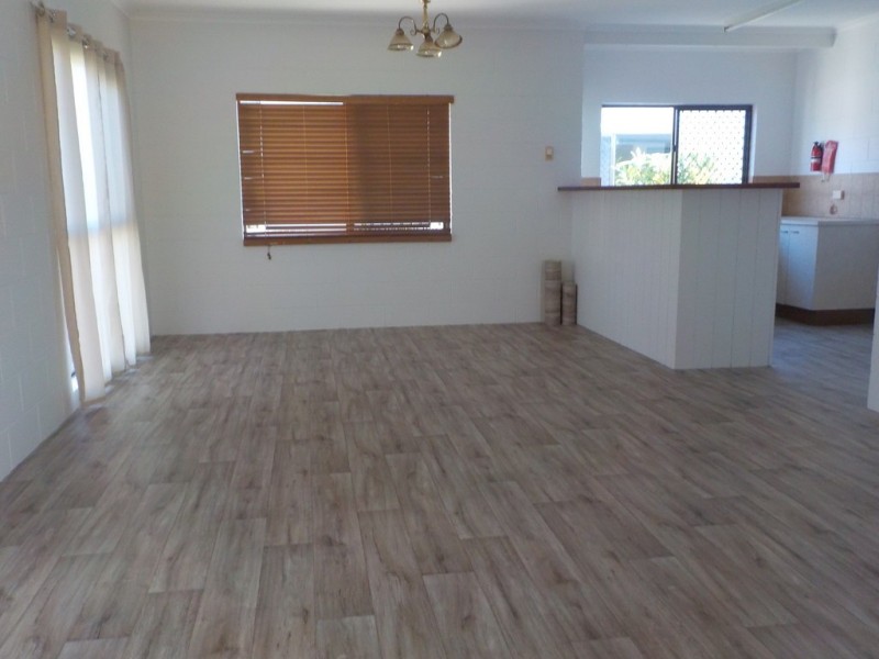 Westcourt QLD 4870