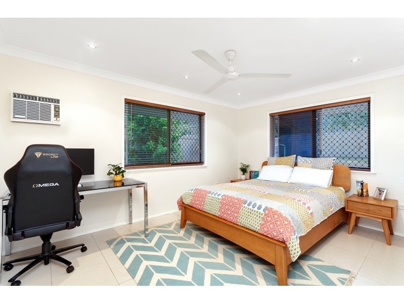 9 Fairview Street, Bayview Heights QLD 4868