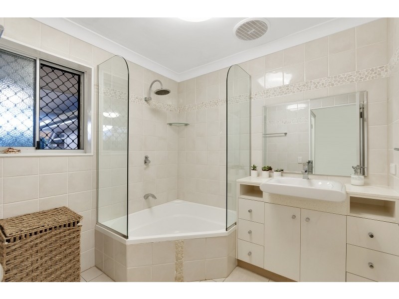 9 Fairview Street, Bayview Heights QLD 4868