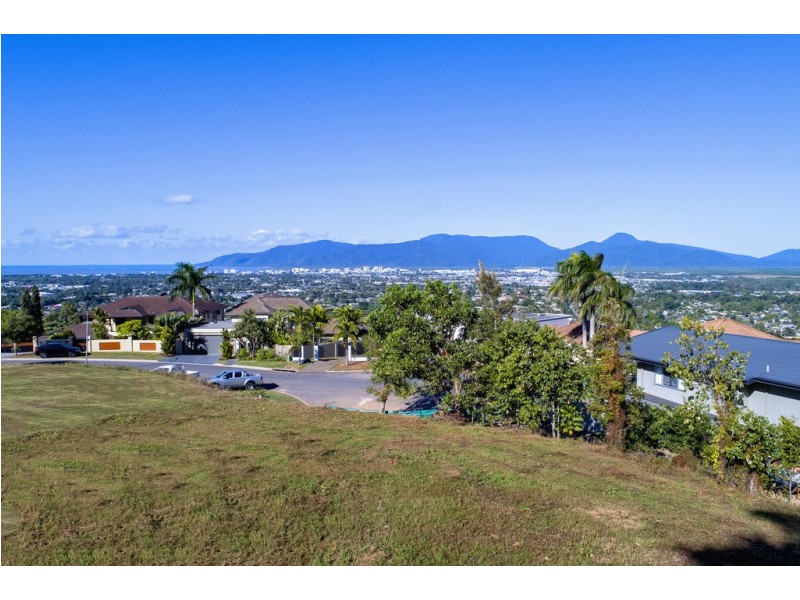 80 Summer Hill Drive, Mooroobool QLD 4870