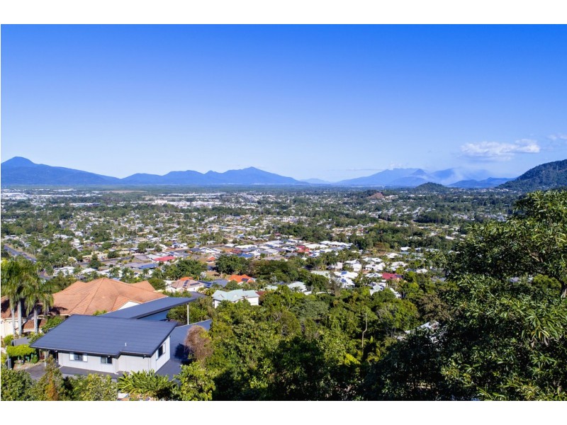 80 Summer Hill Drive, Mooroobool QLD 4870
