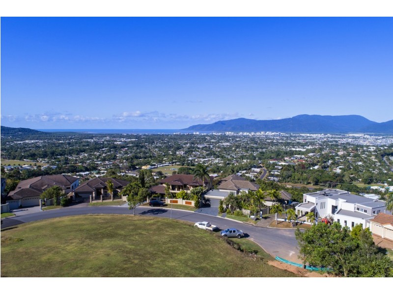 80 Summer Hill Drive, Mooroobool QLD 4870