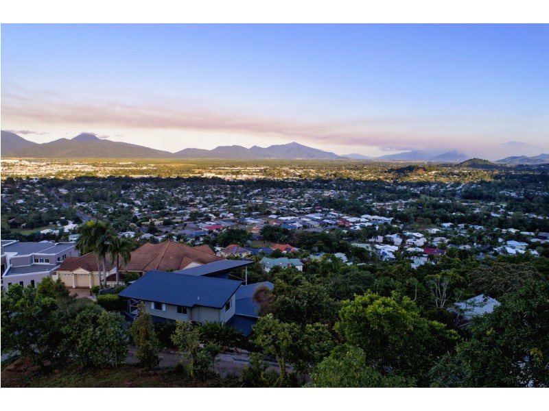 80 Summer Hill Drive, Mooroobool QLD 4870
