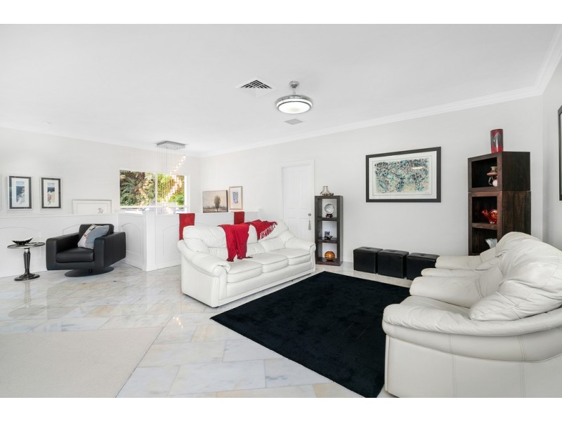 71 Summer Hill Drive, Mooroobool QLD 4870