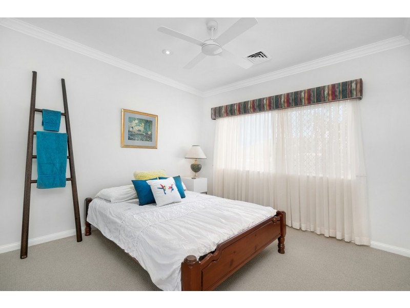 71 Summer Hill Drive, Mooroobool QLD 4870