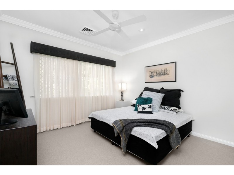 71 Summer Hill Drive, Mooroobool QLD 4870