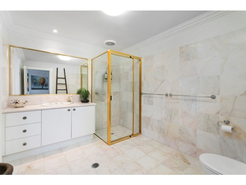 71 Summer Hill Drive, Mooroobool QLD 4870