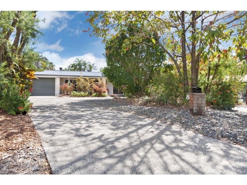 8 Caesar Close, Mooroobool QLD 4870