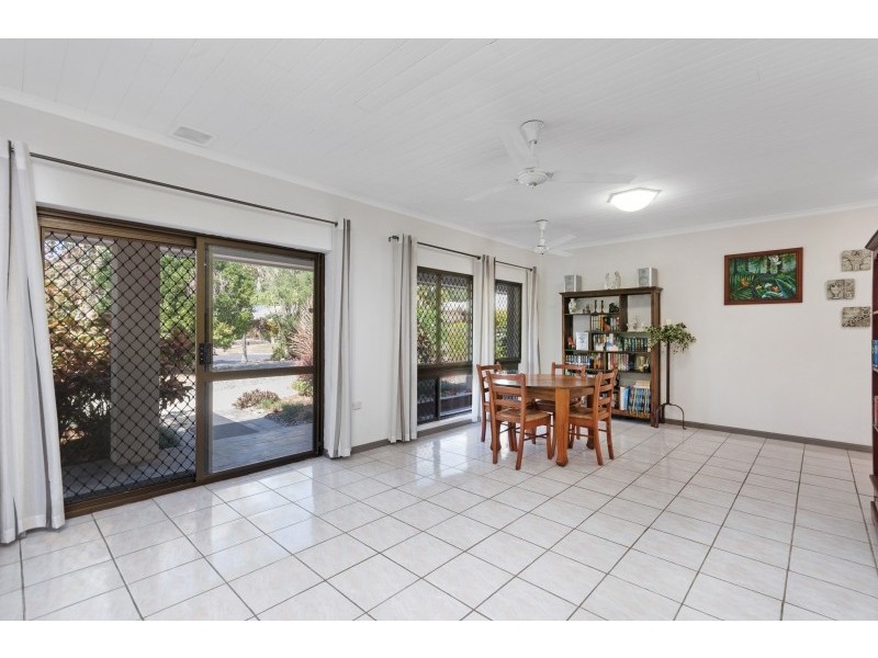 8 Caesar Close, Mooroobool QLD 4870