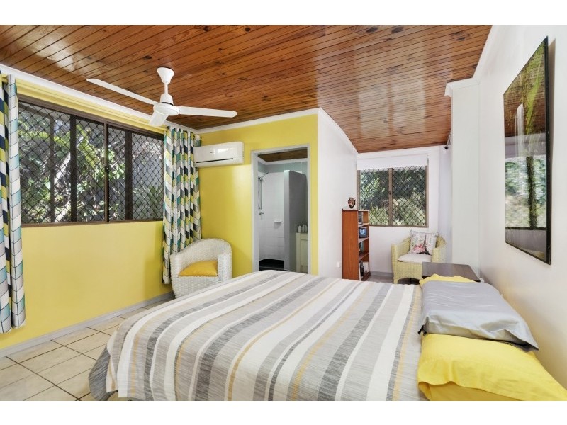 8 Caesar Close, Mooroobool QLD 4870