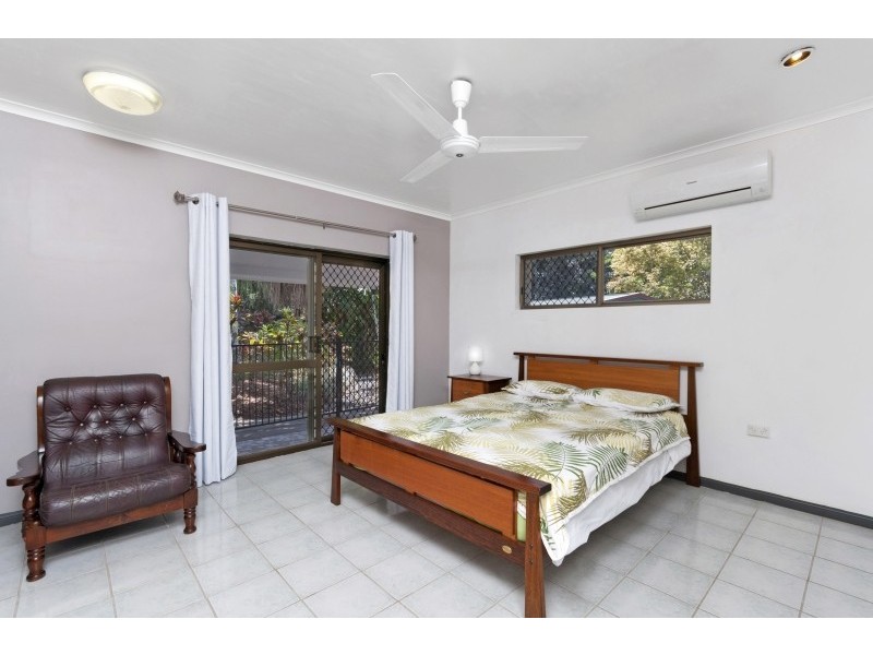 8 Caesar Close, Mooroobool QLD 4870