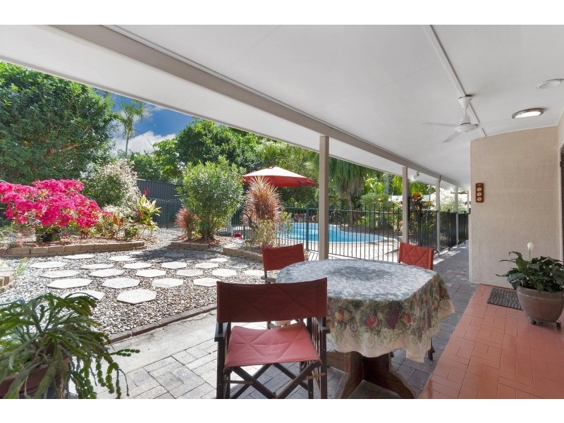 8 Caesar Close, Mooroobool QLD 4870