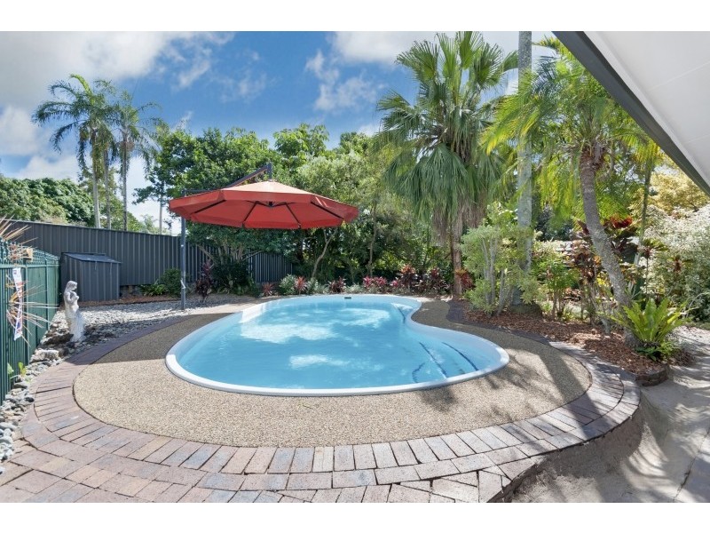 8 Caesar Close, Mooroobool QLD 4870