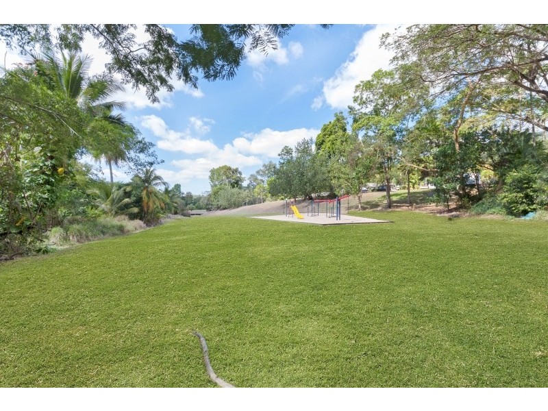 8 Caesar Close, Mooroobool QLD 4870