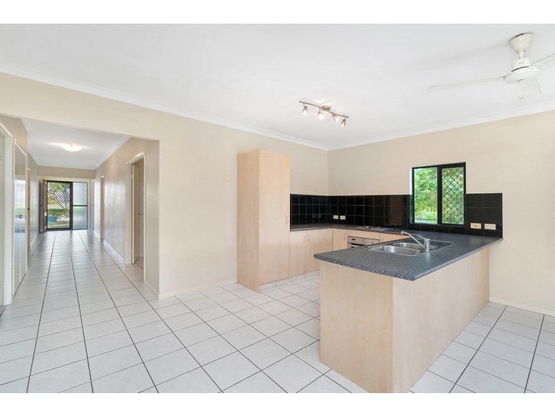 4 Picnic Street, White Rock QLD 4868