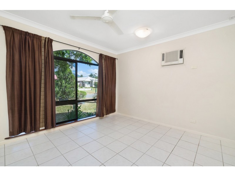 4 Picnic Street, White Rock QLD 4868