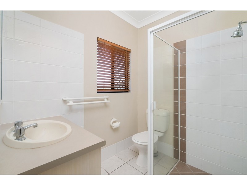 4 Picnic Street, White Rock QLD 4868