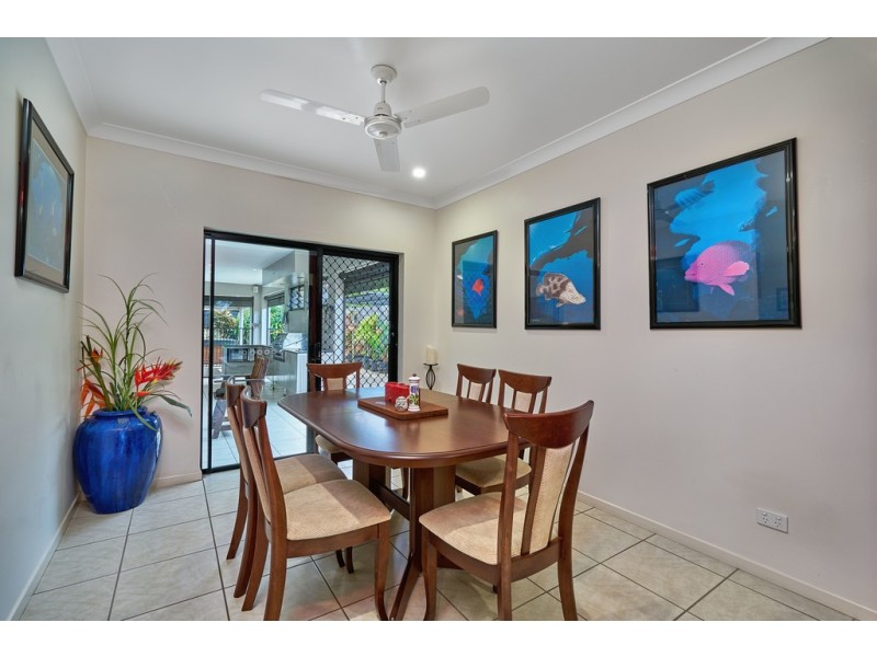 52 Tyrconnell Crescent, Redlynch QLD 4870