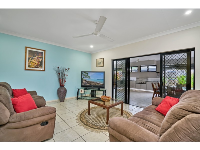 52 Tyrconnell Crescent, Redlynch QLD 4870