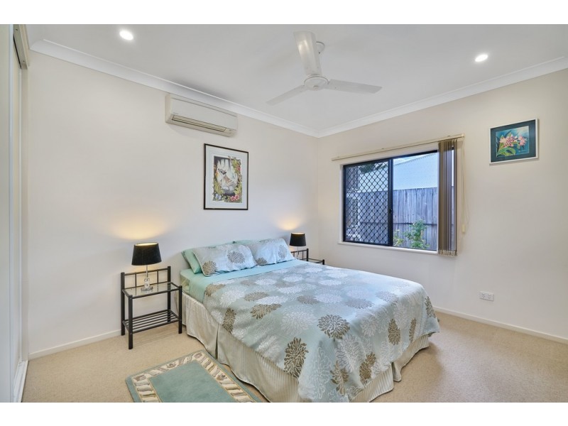 52 Tyrconnell Crescent, Redlynch QLD 4870