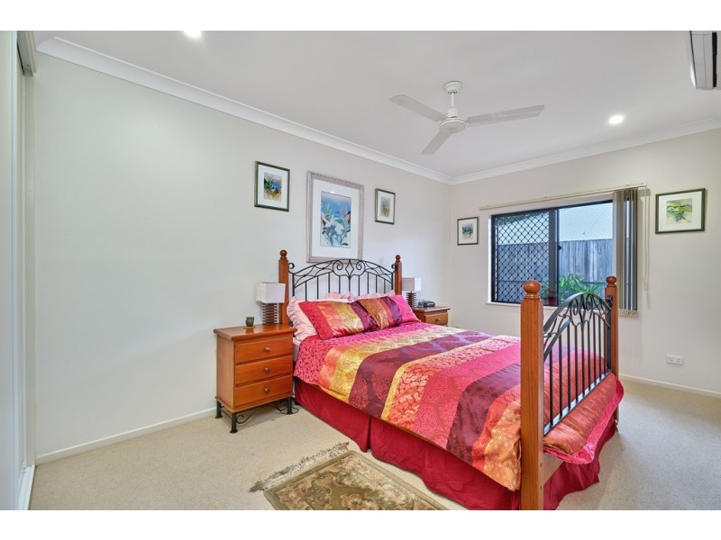 52 Tyrconnell Crescent, Redlynch QLD 4870