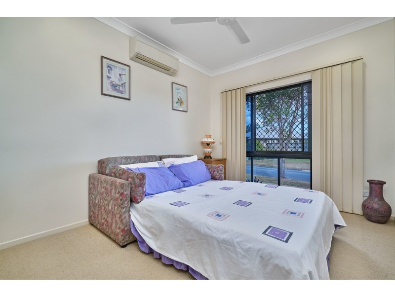 52 Tyrconnell Crescent, Redlynch QLD 4870