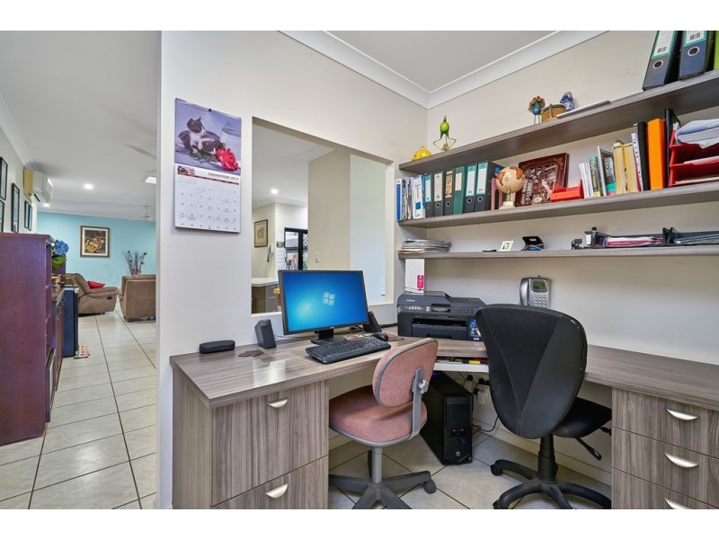 52 Tyrconnell Crescent, Redlynch QLD 4870