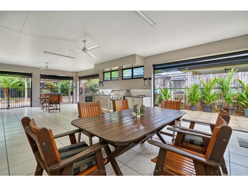 52 Tyrconnell Crescent, Redlynch QLD 4870