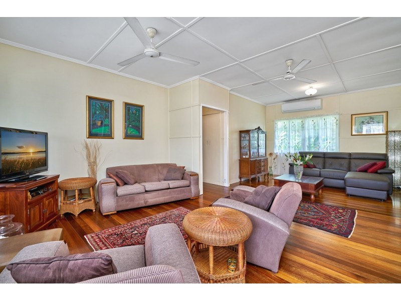 82 English Street, Manunda QLD 4870