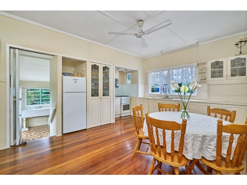 82 English Street, Manunda QLD 4870