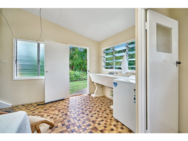 82 English Street, Manunda QLD 4870