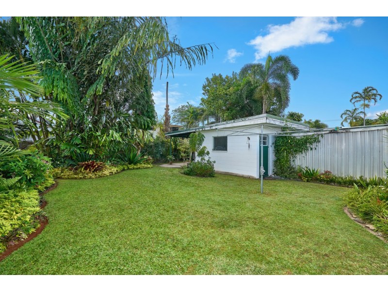 82 English Street, Manunda QLD 4870